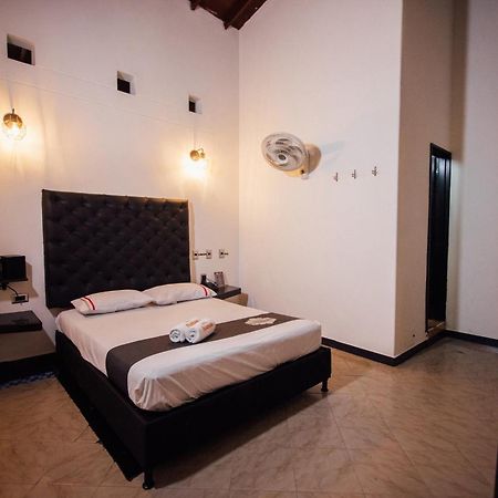 Hotel Panorama ميديلين المظهر الخارجي الصورة