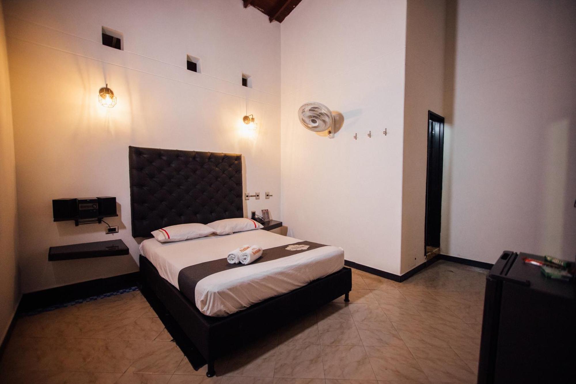 Hotel Panorama ميديلين المظهر الخارجي الصورة